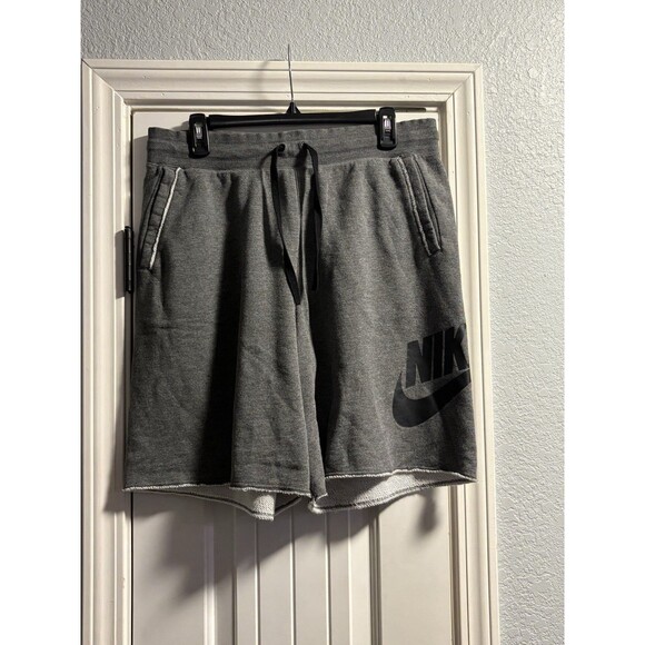 Nike Shorts Mens Large Gray Raw Hem Fleece Drawstring Swoosh Logo Side Pockets - Picture 1 of 5